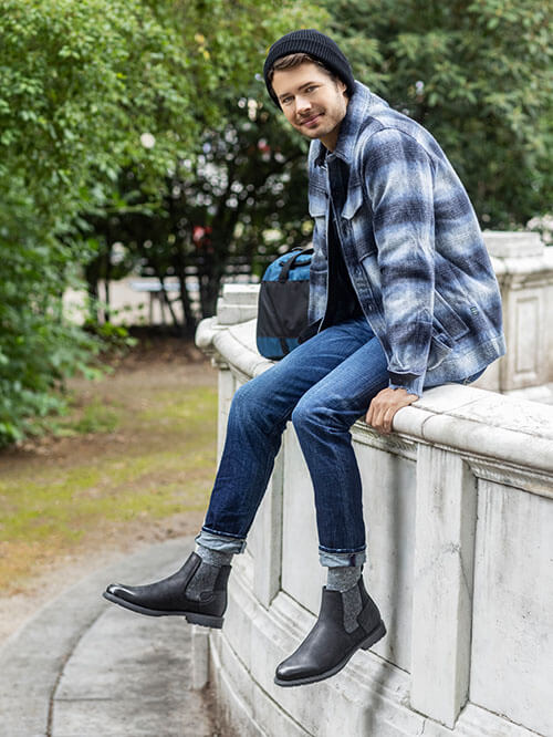 Casual Look mit Chelsea Boots und Jeans