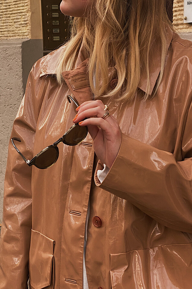 Details Herbstlook mit Camel Coat