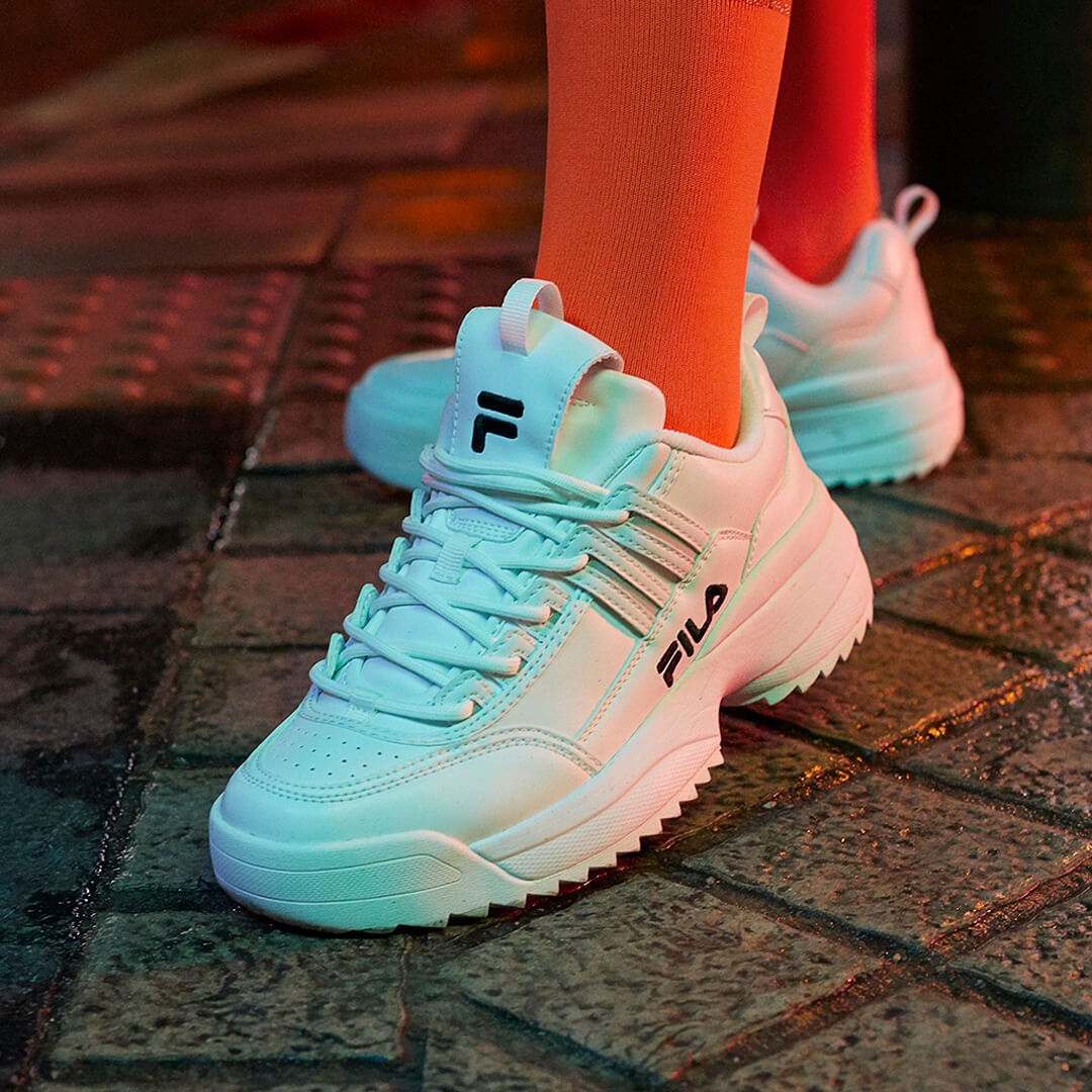 sneakers FILA de mujer con plataforma
